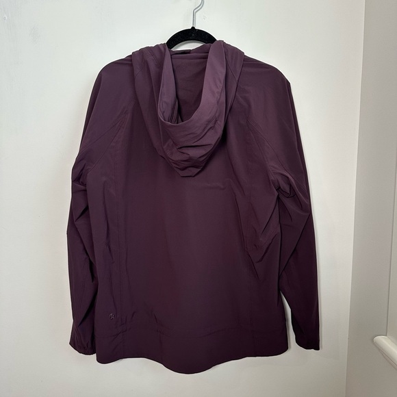 Lululemon Step To It Jacket - Hooded Rain Jacket - Picture 11 of 15